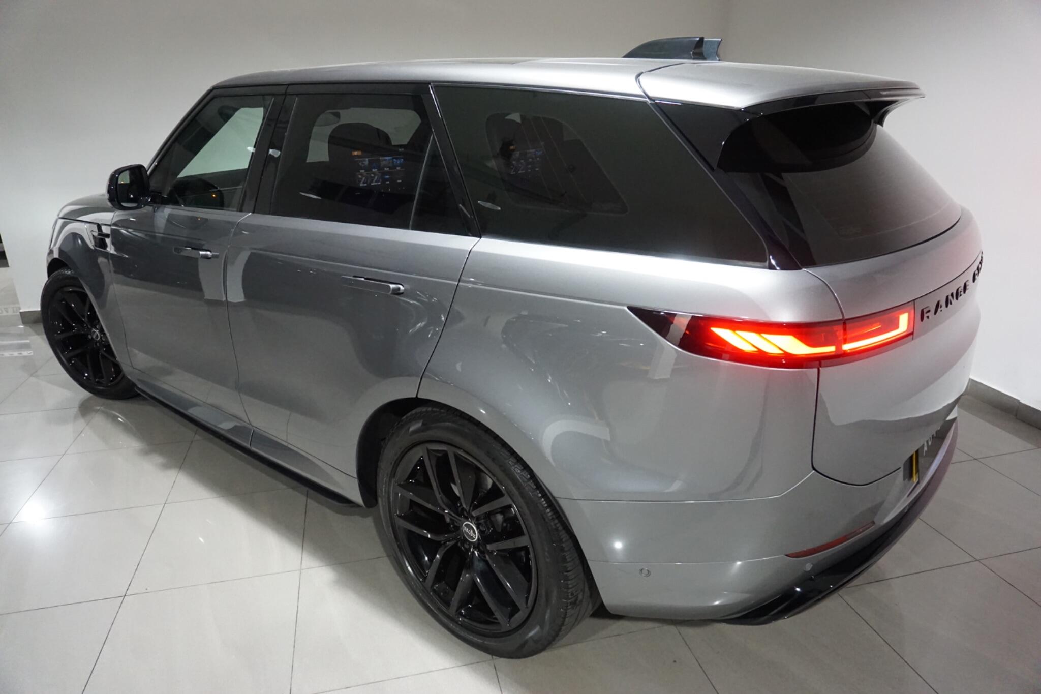 Land Rover Range Rover Sport 3.0 D300 MHEV Dynamic SE SUV 5dr Diesel Auto 4WD Euro 6 (s/s) (300 ps)